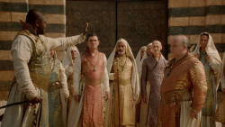 extant_GameOfThrones_2x04-GardenOfBones_3809