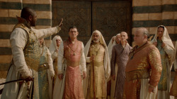 extant_GameOfThrones_2x04-GardenOfBones_3810