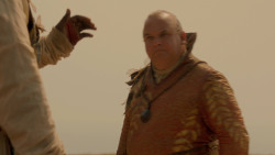 extant_GameOfThrones_2x04-GardenOfBones_3815