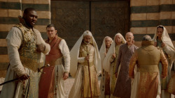 extant_GameOfThrones_2x04-GardenOfBones_3818
