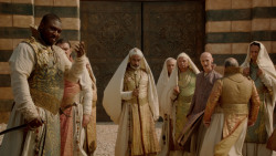 extant_GameOfThrones_2x04-GardenOfBones_3819
