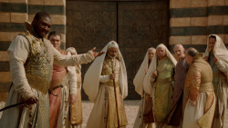 extant_GameOfThrones_2x04-GardenOfBones_3821