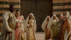 extant_GameOfThrones_2x04-GardenOfBones_3823