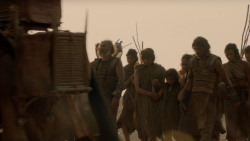 extant_GameOfThrones_2x04-GardenOfBones_3854