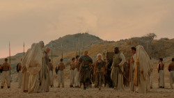 extant_GameOfThrones_2x04-GardenOfBones_3864