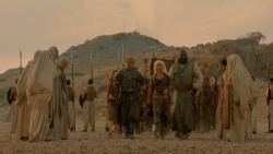 extant_GameOfThrones_2x04-GardenOfBones_3870