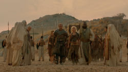 extant_GameOfThrones_2x04-GardenOfBones_3871