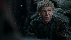extant_GameOfThrones_2x04-GardenOfBones_3949