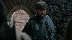extant_GameOfThrones_2x04-GardenOfBones_3951
