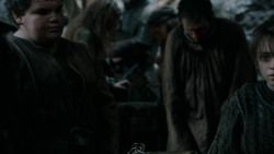 extant_GameOfThrones_2x04-GardenOfBones_3955