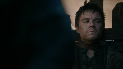 extant_GameOfThrones_2x04-GardenOfBones_3963