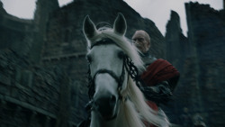 extant_GameOfThrones_2x04-GardenOfBones_3987