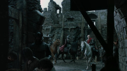 extant_GameOfThrones_2x04-GardenOfBones_3998