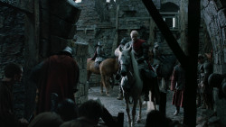 extant_GameOfThrones_2x04-GardenOfBones_4006