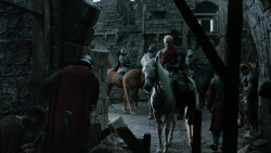 extant_GameOfThrones_2x04-GardenOfBones_4007