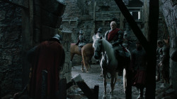 extant_GameOfThrones_2x04-GardenOfBones_4008