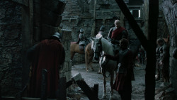 extant_GameOfThrones_2x04-GardenOfBones_4010