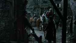 extant_GameOfThrones_2x04-GardenOfBones_4012