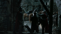 extant_GameOfThrones_2x04-GardenOfBones_4016