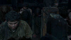 extant_GameOfThrones_2x04-GardenOfBones_4030