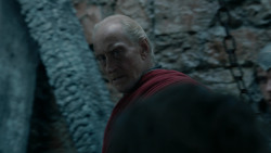 extant_GameOfThrones_2x04-GardenOfBones_4037