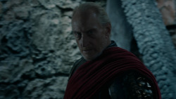 extant_GameOfThrones_2x04-GardenOfBones_4039