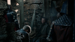 extant_GameOfThrones_2x04-GardenOfBones_4076