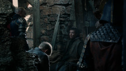 extant_GameOfThrones_2x04-GardenOfBones_4077
