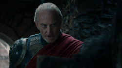 extant_GameOfThrones_2x04-GardenOfBones_4081
