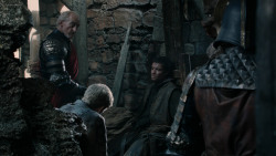 extant_GameOfThrones_2x04-GardenOfBones_4088