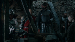 extant_GameOfThrones_2x04-GardenOfBones_4102