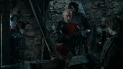 extant_GameOfThrones_2x04-GardenOfBones_4117