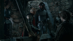 extant_GameOfThrones_2x04-GardenOfBones_4135