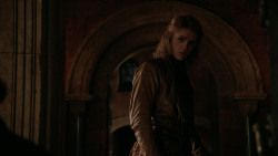 extant_GameOfThrones_2x04-GardenOfBones_4180