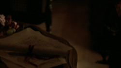 extant_GameOfThrones_2x04-GardenOfBones_4186