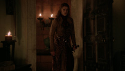 extant_GameOfThrones_2x04-GardenOfBones_4229