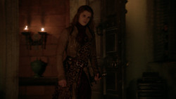 extant_GameOfThrones_2x04-GardenOfBones_4230
