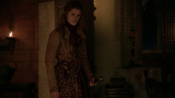extant_GameOfThrones_2x04-GardenOfBones_4231