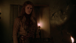 extant_GameOfThrones_2x04-GardenOfBones_4253