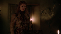 extant_GameOfThrones_2x04-GardenOfBones_4255