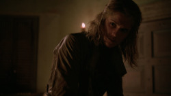 extant_GameOfThrones_2x04-GardenOfBones_4398