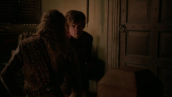 extant_GameOfThrones_2x04-GardenOfBones_4409