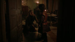 extant_GameOfThrones_2x04-GardenOfBones_4414