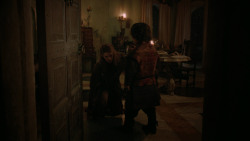 extant_GameOfThrones_2x04-GardenOfBones_4503