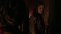 extant_GameOfThrones_2x04-GardenOfBones_4518