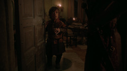 extant_GameOfThrones_2x04-GardenOfBones_4528