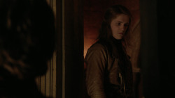 extant_GameOfThrones_2x04-GardenOfBones_4534