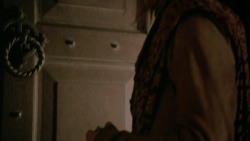 extant_GameOfThrones_2x04-GardenOfBones_4566