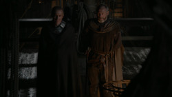 extant_GameOfThrones_2x04-GardenOfBones_4654