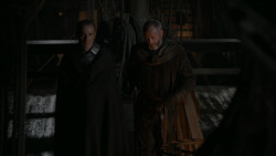 extant_GameOfThrones_2x04-GardenOfBones_4662